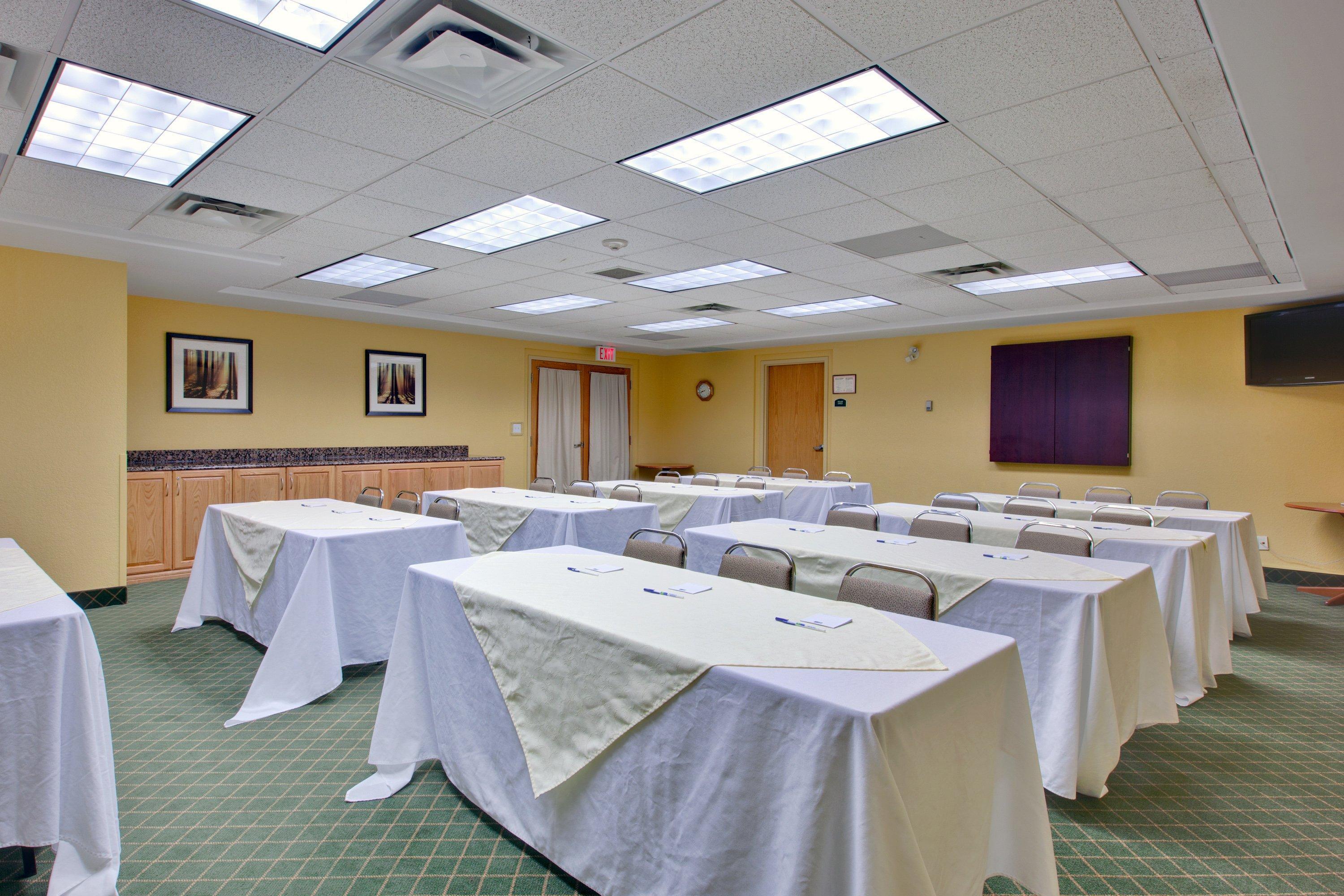 Holiday Inn Express Dryden By Ihg Facilities photo